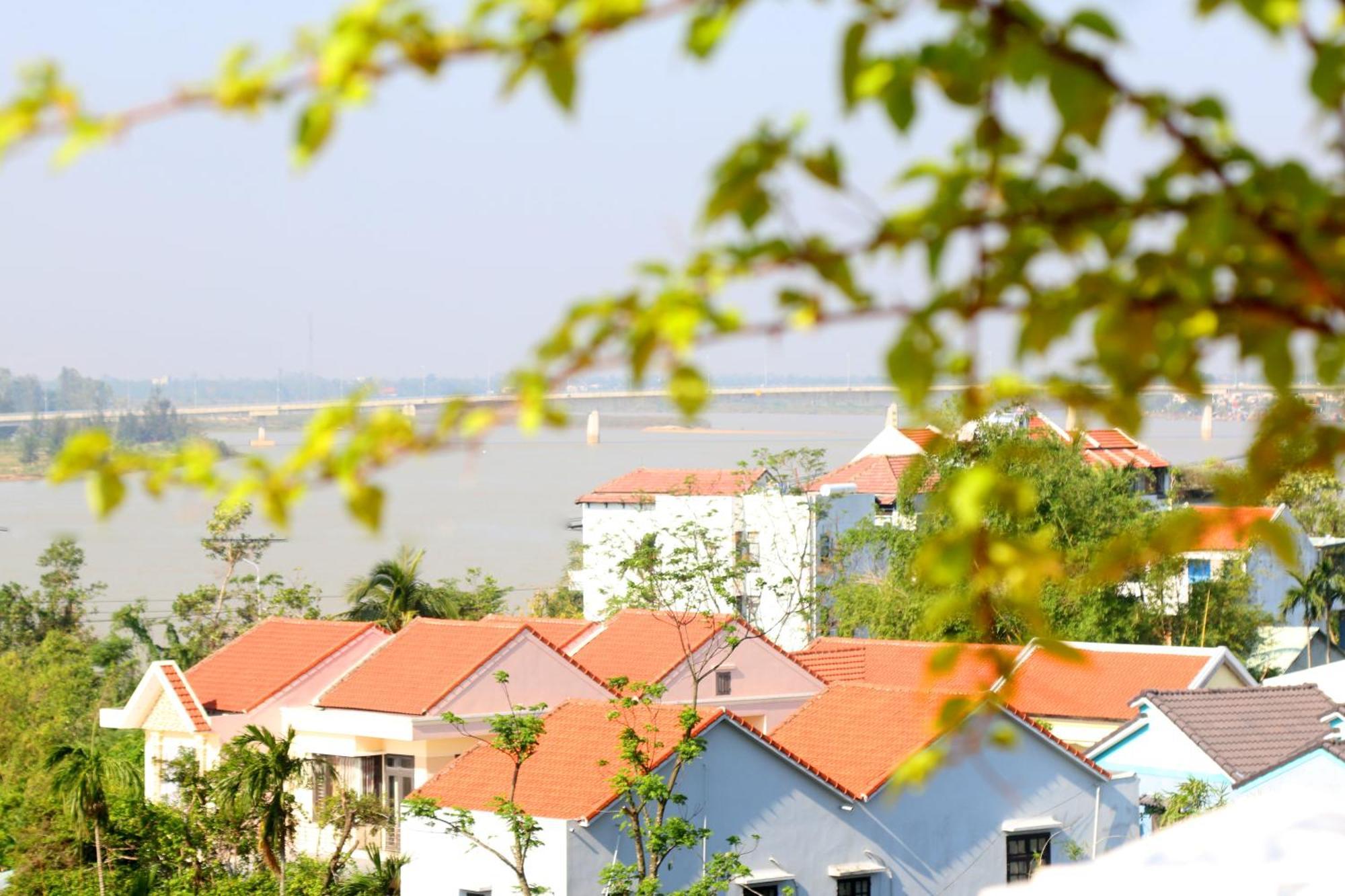 Son Hoi An Boutique Hotel & Spa Zimmer foto View of the town